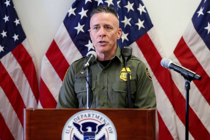 US appeals court throws out order requiring border official to report to judge
