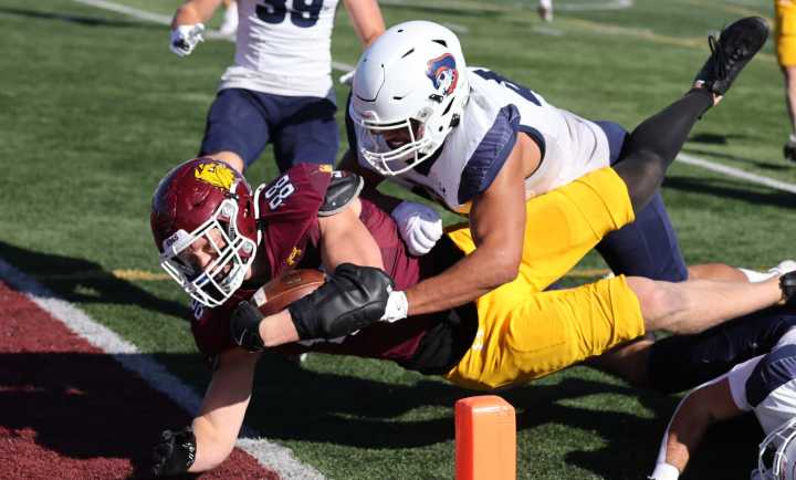 UMD's Walljasper, Dehnicke have career days in bounce