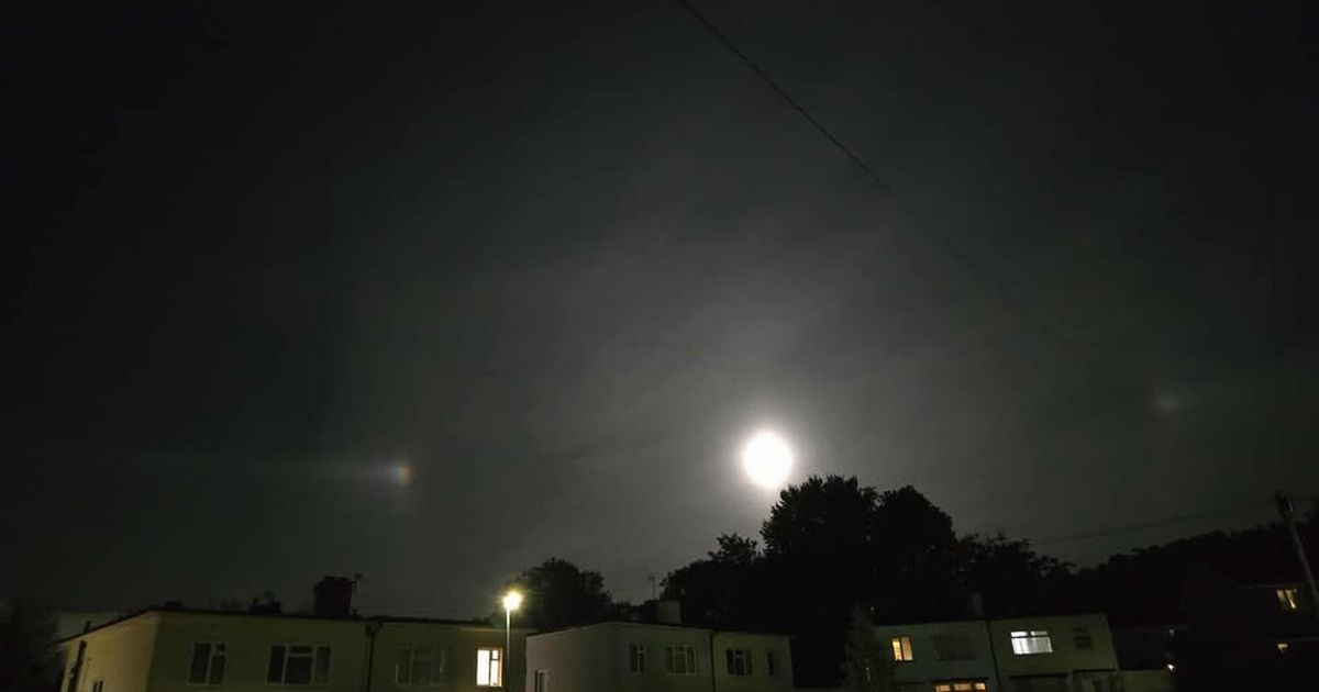 Rare weather phenomenon captured during full moon above Bristol