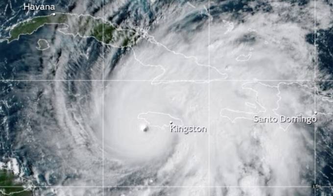 Huracán Melissa amenaza a 1,5 millones de personas en Jamaica: “El impacto será masivo”