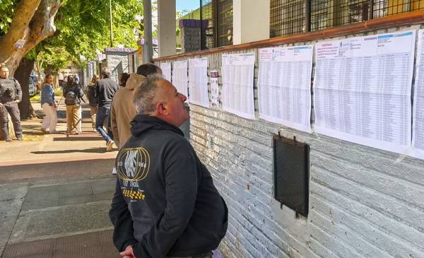 La elección legislativa se desarrolla con normalidad bajo el nuevo sistema