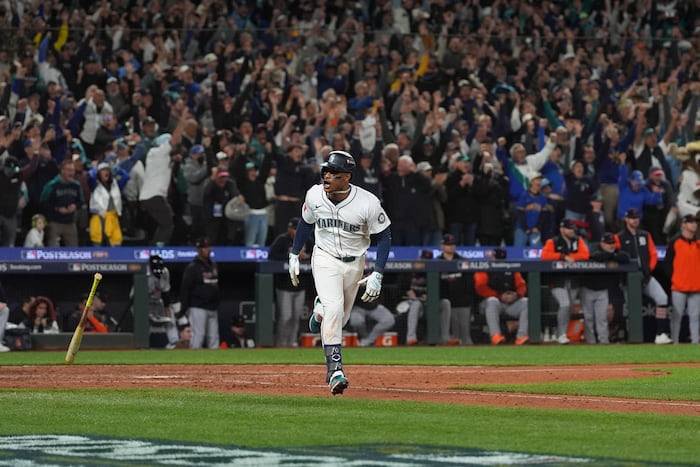 Polanco hits winning single in the 15th inning as the Mariners beat the Tigers to advance to ALCS