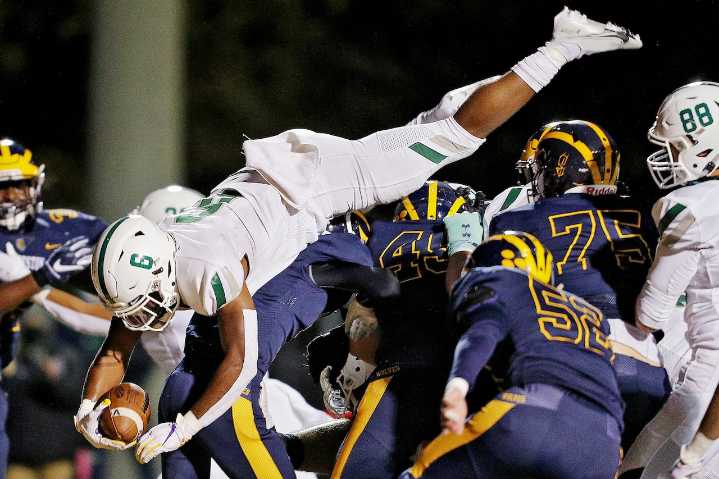 Clarkston vs. West Bloomfield: How to watch live Michigan high school football (10/10/2025)