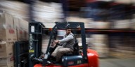 Qué son los “salarios dinámicos” que el Gobierno pretende incluir en la reforma laboral y cómo afectarían a las paritarias
