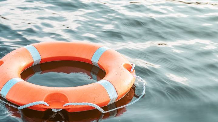 Two boaters rescued after vessel get stuck on rocky shelf off Mark Island