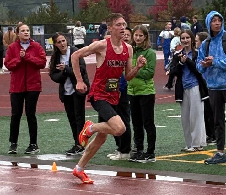 Camas senior Cohen Butler breaks meet record at Hole in the Wall cross country race