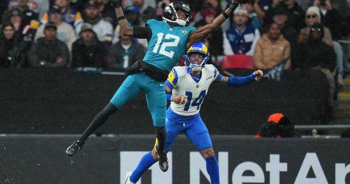 In London, Jaguars rookie Travis Hunter scores his first NFL touchdown