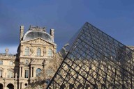 Ladrones roban joyas de "valor inestimable" en el museo del Louvre