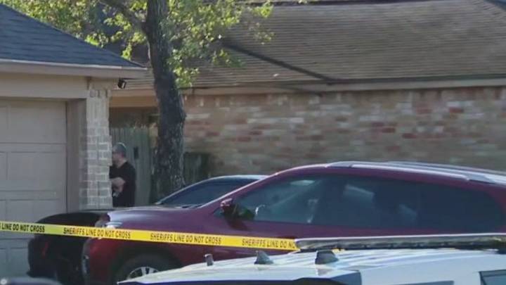 Off-duty Harris County deputy fatally shoots man outside his home