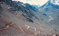 Está en medio de la Cordillera de los Andes: la ruta "más impactante" de Argentina