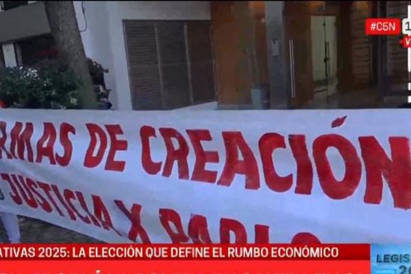 Protesta en medio de la votación: amigos y familiares de Pablo Grillo fueron a buscar a Patricia Bullrich
