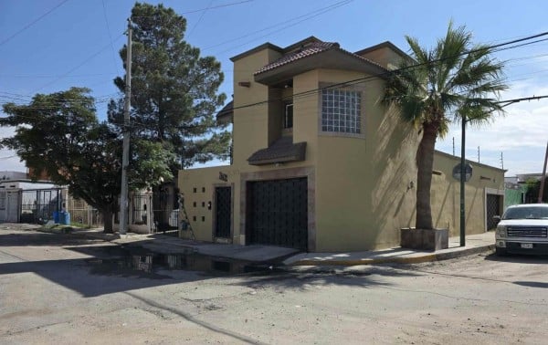 Tras horas de cateo, salen de Jardines del Lago con las manos vacías