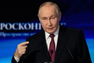 Putin's Budapest visit makes awkward spectacle for EU, NATO