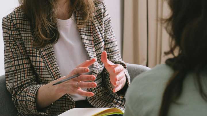 Una psicooncóloga señala los consejos para gestionar el impacto emocional del cáncer de mama