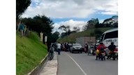 Campesinos bloquean la vía Panamericana en Rosas, Cauca, por incumplimiento del Gobierno Nacional