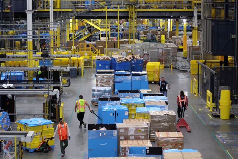 US holiday online sales growth to slow on economic uncertainty: Adobe Analytics