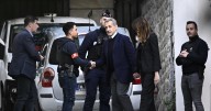Dos agentes de seguridad protegen día y noche a Sarkozy en una celda contigua a la suya