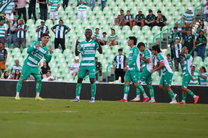 Santos vence al Querétaro y está cada vez más cerca del Play In