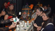 Asisten cientos de personas a conocer el “Camino al Mictlán” en la Plaza del Ángel