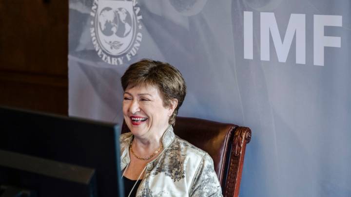 El FMI quiere más motosierra