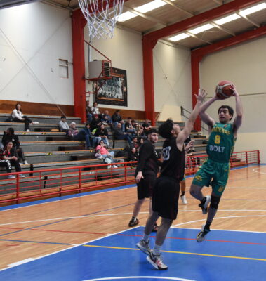 Sokol cerró la primera rueda como único líder