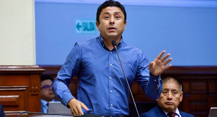 Congresista Guillermo Bermejo es condenado a 15 años de prisión efectiva por afiliación terrorista La III Sala Penal Superior Nacional Liquidadora Transitoria halló culpable de filiación terrorista a