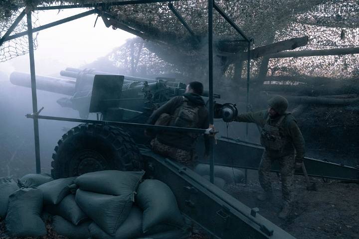 Who will save Ukrainian troops in Pokrovsk?