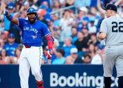 Serie Divisional Liga Americana, Azulejos vapulearon 10×1 a los Yankees en el primer partido