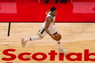 Raptors caen ajustadamente en casa ante Bucks 116-122 al inicio de temporada