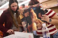 How big a deal are Taylor Swift’s vinyl sales, really?