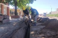 Realizan obras de saneamiento en General Acha