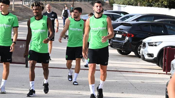 El Elche se ejercita con la presencia de Rafa Mir tras su comparecencia ante la jueza