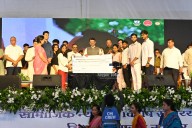 Nagpur: CM Devendra Fadnavis Felicitates Winners of ‘Rang De Nagpur’ Wall Art Competition