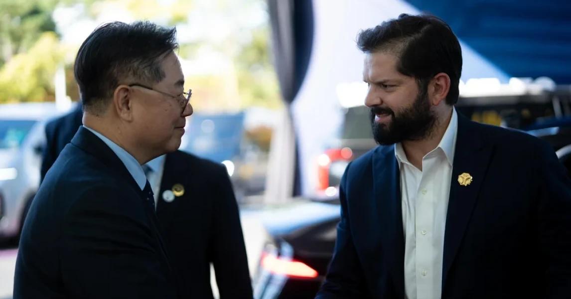 Gabriel Boric y presidente de Corea del Sur acuerdan impulsar innovación y cultura durante la APEC