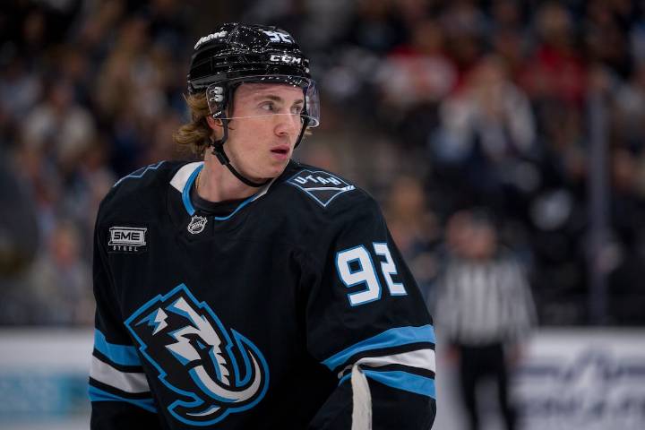 Utah Mammoth sign Logan Cooley to 8-year contract extension