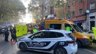 Detenido un conductor por atropellar a dos jóvenes que descargaban mercancía en Carabanchel, Madrid