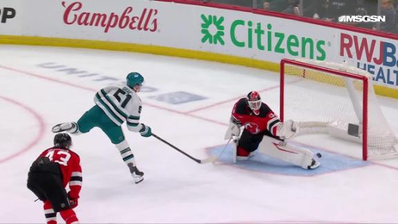 Hamilton scores 2 power-play goals as Devils beat Sharks 3