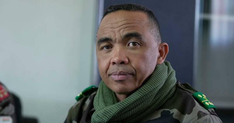 Madagascar coup leader to be 'sworn in as president'
