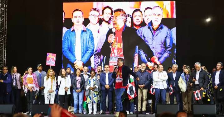 Petro anuncia Asamblea Nacional Constituyente y promete entregar el proyecto antes de terminar su mandato