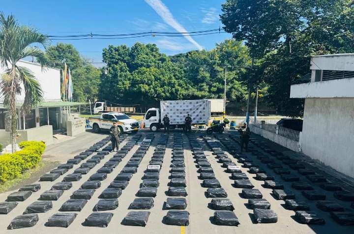 Incautan 2,1 toneladas de marihuana ocultas en camión en el Valle