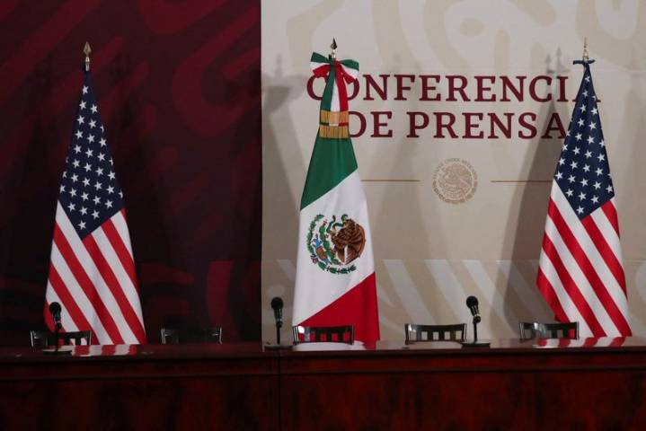 Exclusive-US revokes visas of over 50 Mexican politicians in new drug war front