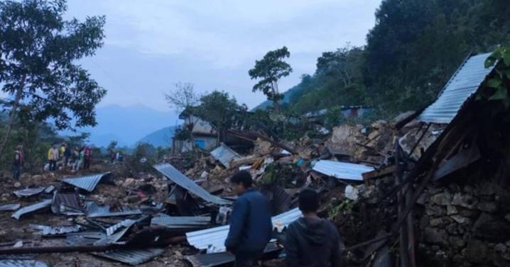 Tragedia en Oaxaca: deslave en Huautla sepulta una casa y muere una niña de 7 años