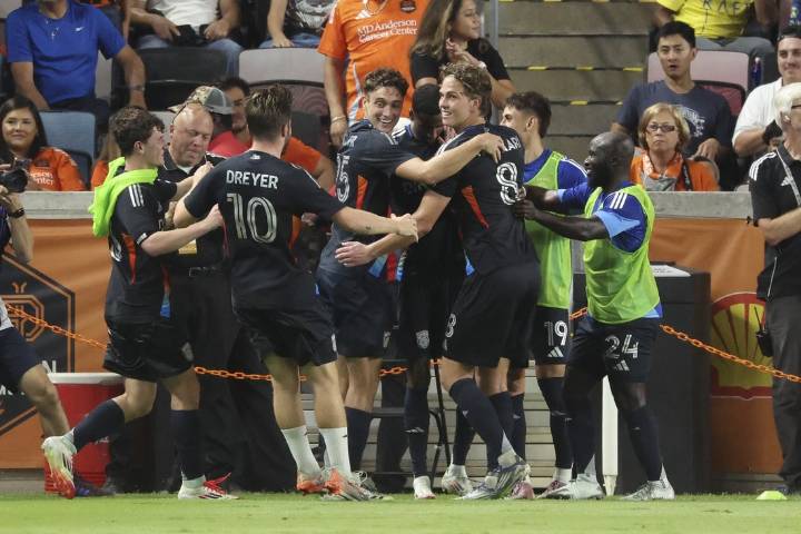 Deadspin | Anders Dreyer’s late brace lifts San Diego FC past Houston