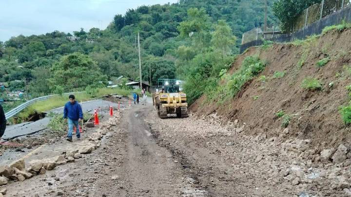 Han reabierto solo 9 de 51 caminos afectados; estas son las cifras a una semana de las lluvias en Puebla