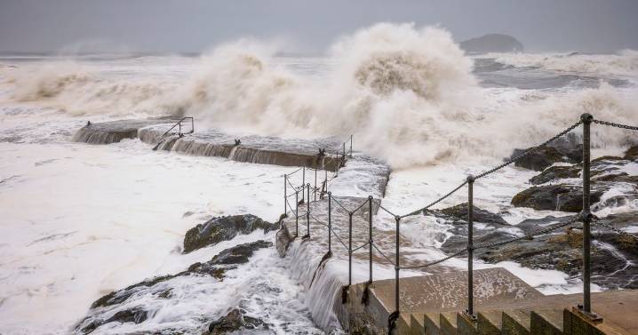 Storm Amy in Scotland LIVE as amber weather warning issued for 95mph winds