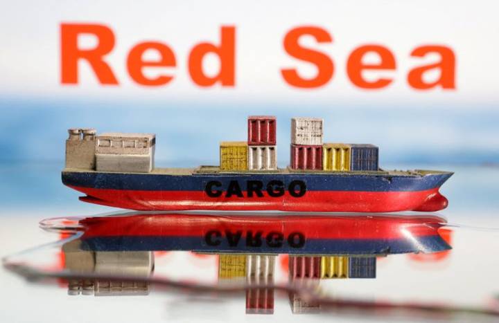 Analysis-Fuel oil demand defies forecasts due to Red Sea disruptions and shadow fleet expansion