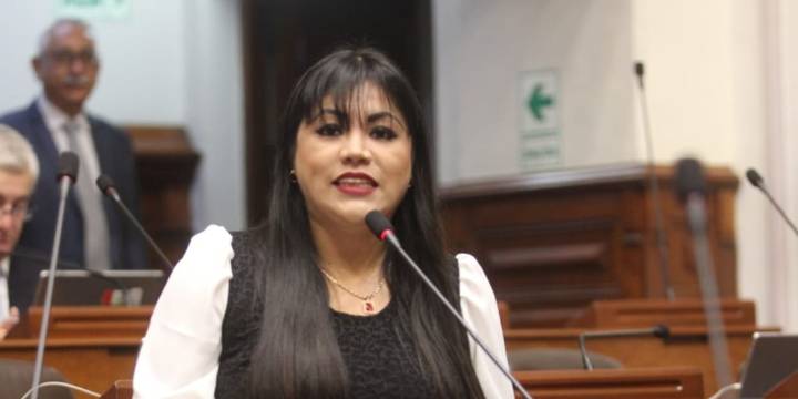 Vivian Olivos renuncia a Fuerza Popular tras 15 años de militancia “por cuestiones de conciencia”