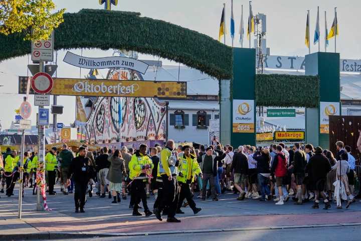 Reabre el Oktoberfest en Múnich tras amenaza de bomba