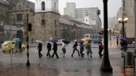 ¿Cómo evitar emergencias durante la segunda temporada de lluvias en Bogotá y a dónde comunicarse por ayuda?