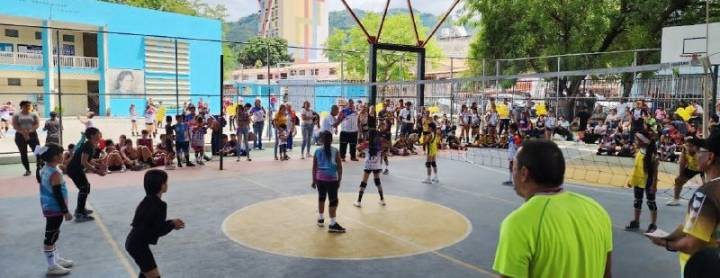 Inaugurado Campeonato Interescuelas de Volibol Menor en honor a “José Gregorio Hernández”